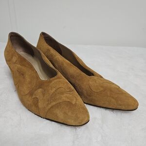Martinez Valero Size 10 Leather Light Brown Tan Women's Low 2" Heel Slip On Pump